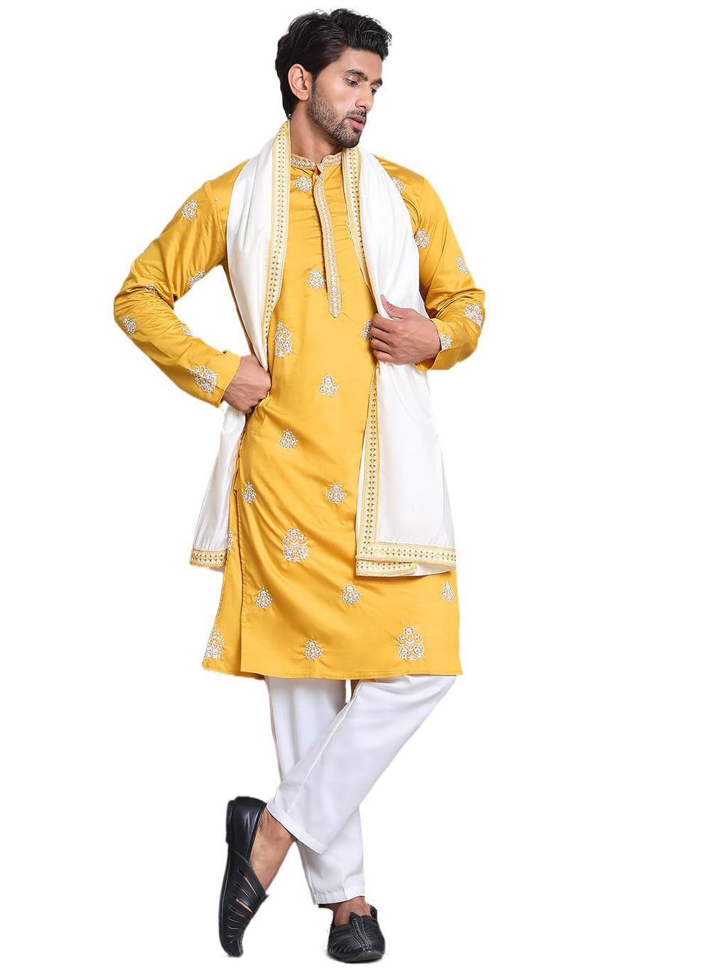 Jompers Mens Embroidered & Sequin Kurta Pyjama Set With Dupatta