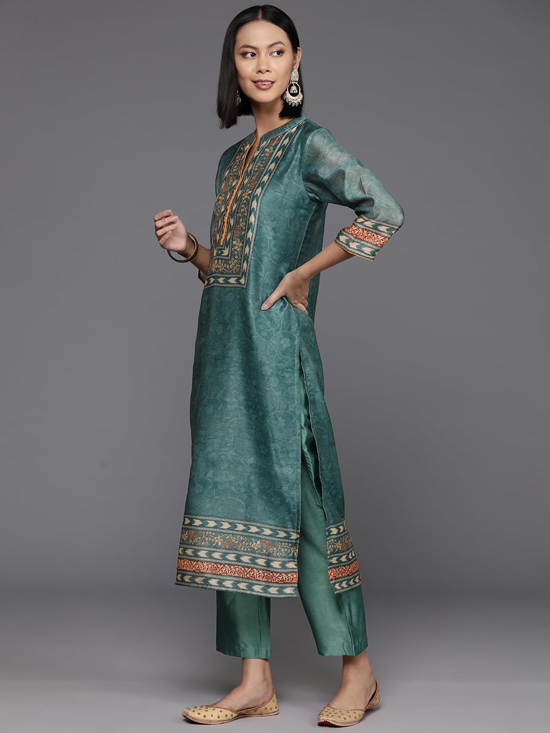 Varanga Women Blue Floral Printed Straight Kurta Paired With Tonal Bottom And Printed Dupatta