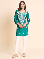 Vairagee WomenS Rayon Straight Cut Round Neck Kurta With Beautiful Lucknowi Chickenkari Work (1594) Green