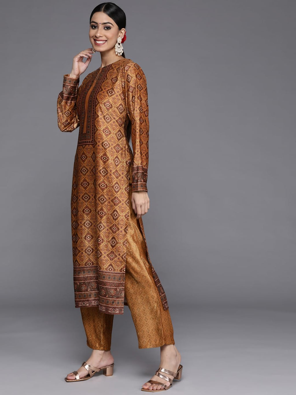 Libas WomenS Velvet Kurta Set (34082O_Mustard