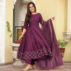 Anni Designer Women Rayon Kurta With Dupatta