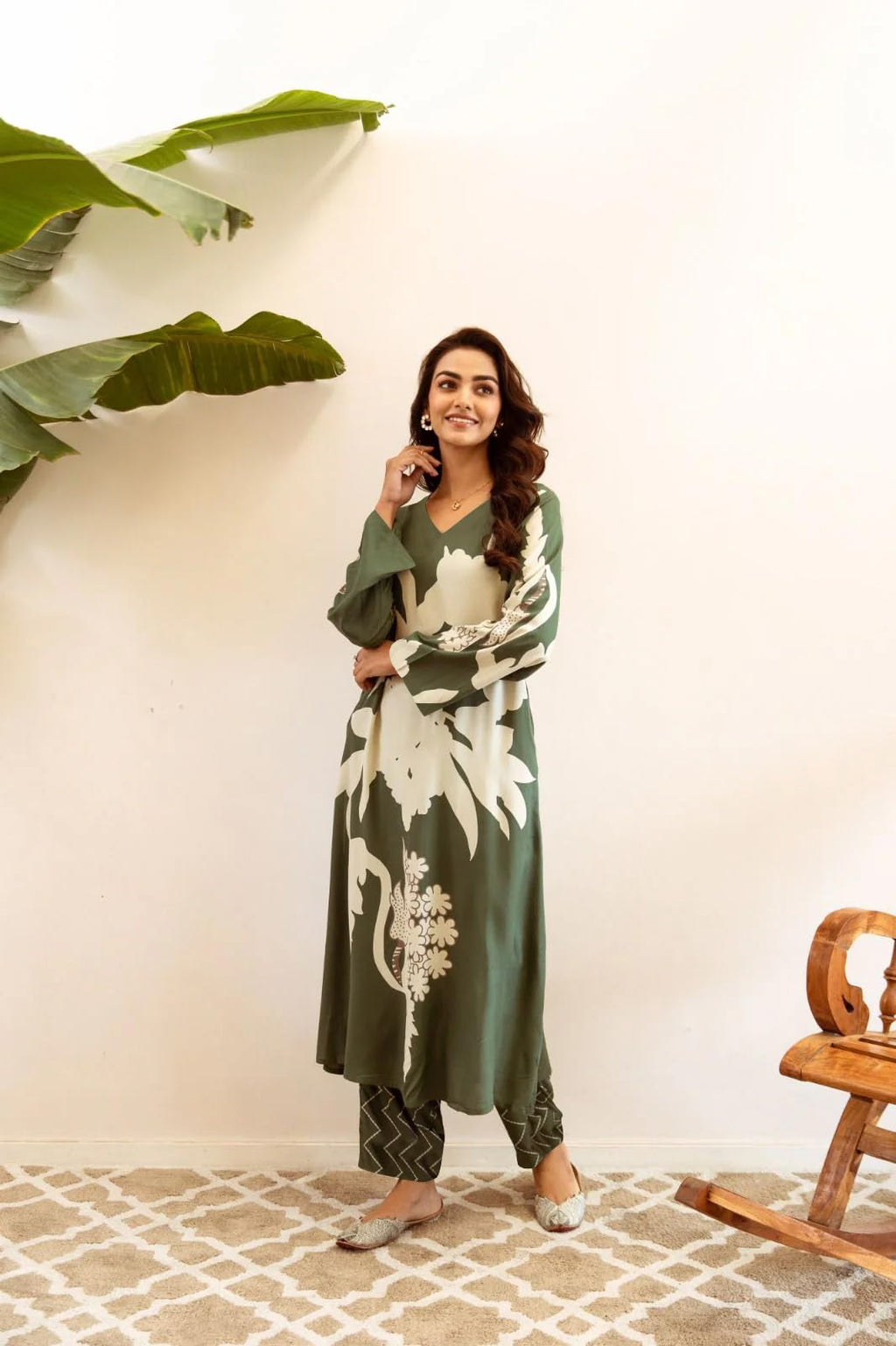 ANNI DESIGNER Womens Rayon Viscose Straight Printed Kurta with Palazzo (Cukari Green-VKS03_S_Green_Small)