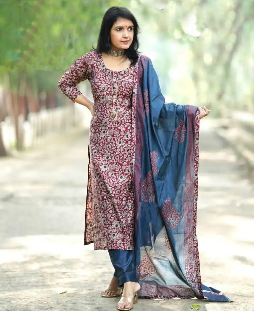ANNI DESIGNER Women s Printed Rayon Blend Kurta with Pants and Dupatta, Red, XL
