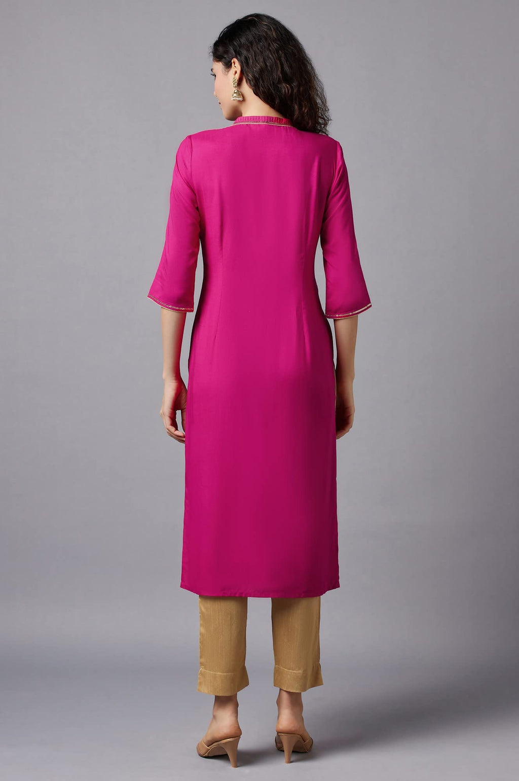 Aurelia Women'S Viscose Pink Floral Round Neck Straight Kurta