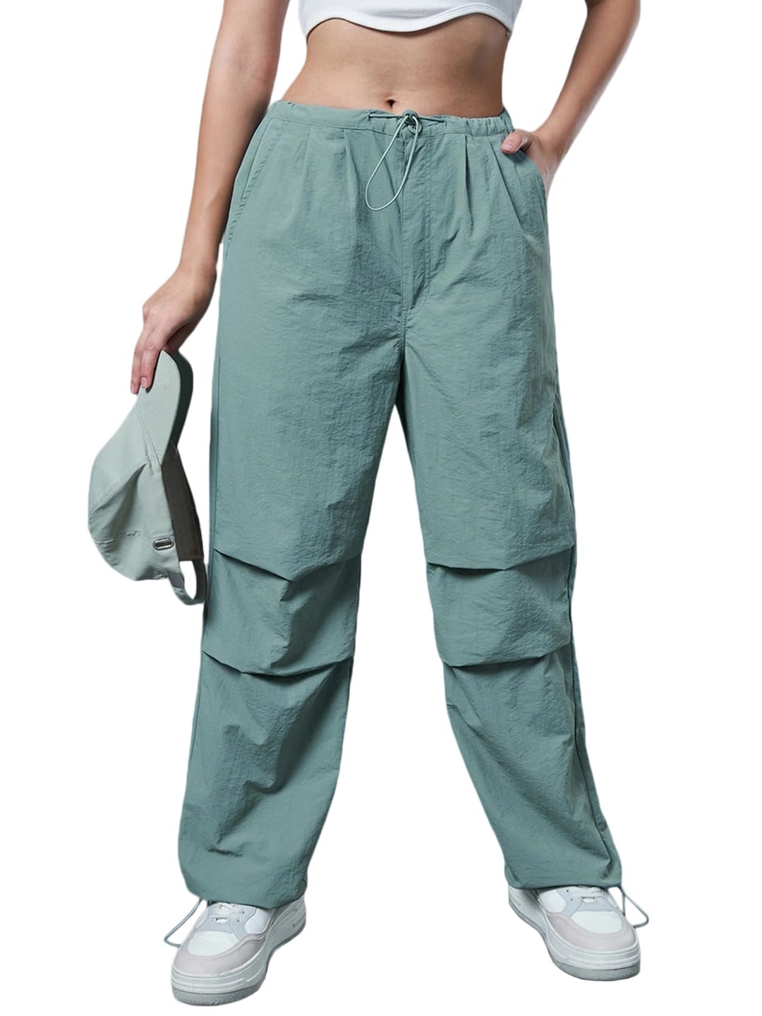 Bewakoof WomenS Solid Baggy Oversized Fit Nylon Parachute Pants_628272_Green_Xs