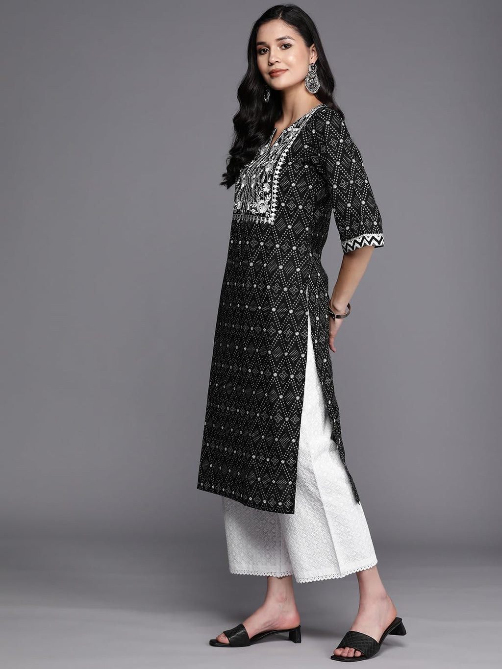 Libas WomenS Cotton Yoke Design Straight Kurta (26186_Black