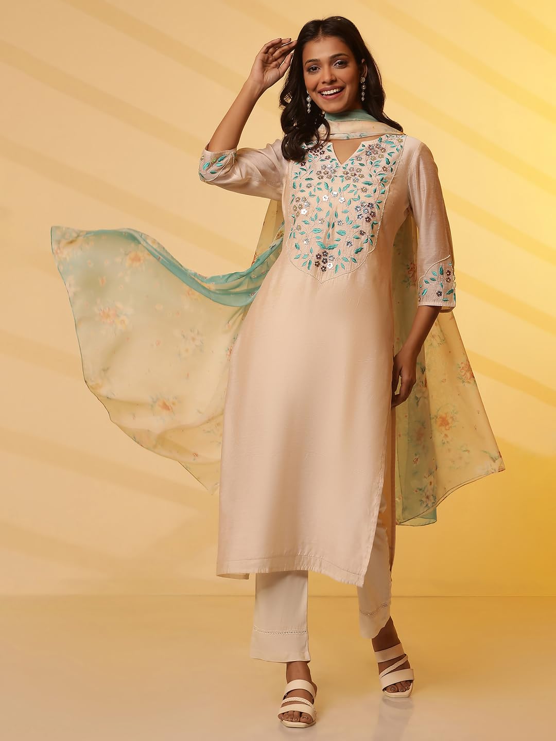 Aurelia Whote Embroidered Kurta, Trousers And Dupatta Set