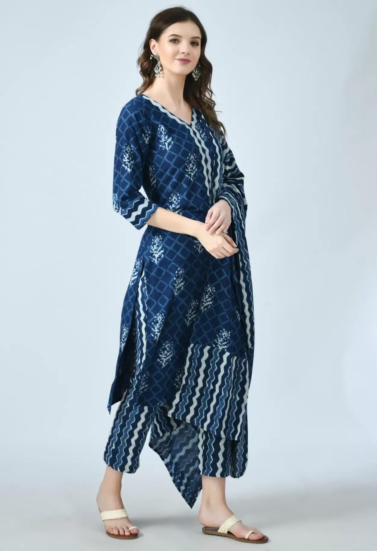 Klosia Women Indigo Printed Kurta And Pant Set With Dupatta