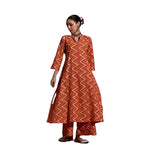 Modestouze Attires WomenS Geometric Printed Calf Length Flared V Neck Rayon Kurta And Pant Set (Red)
