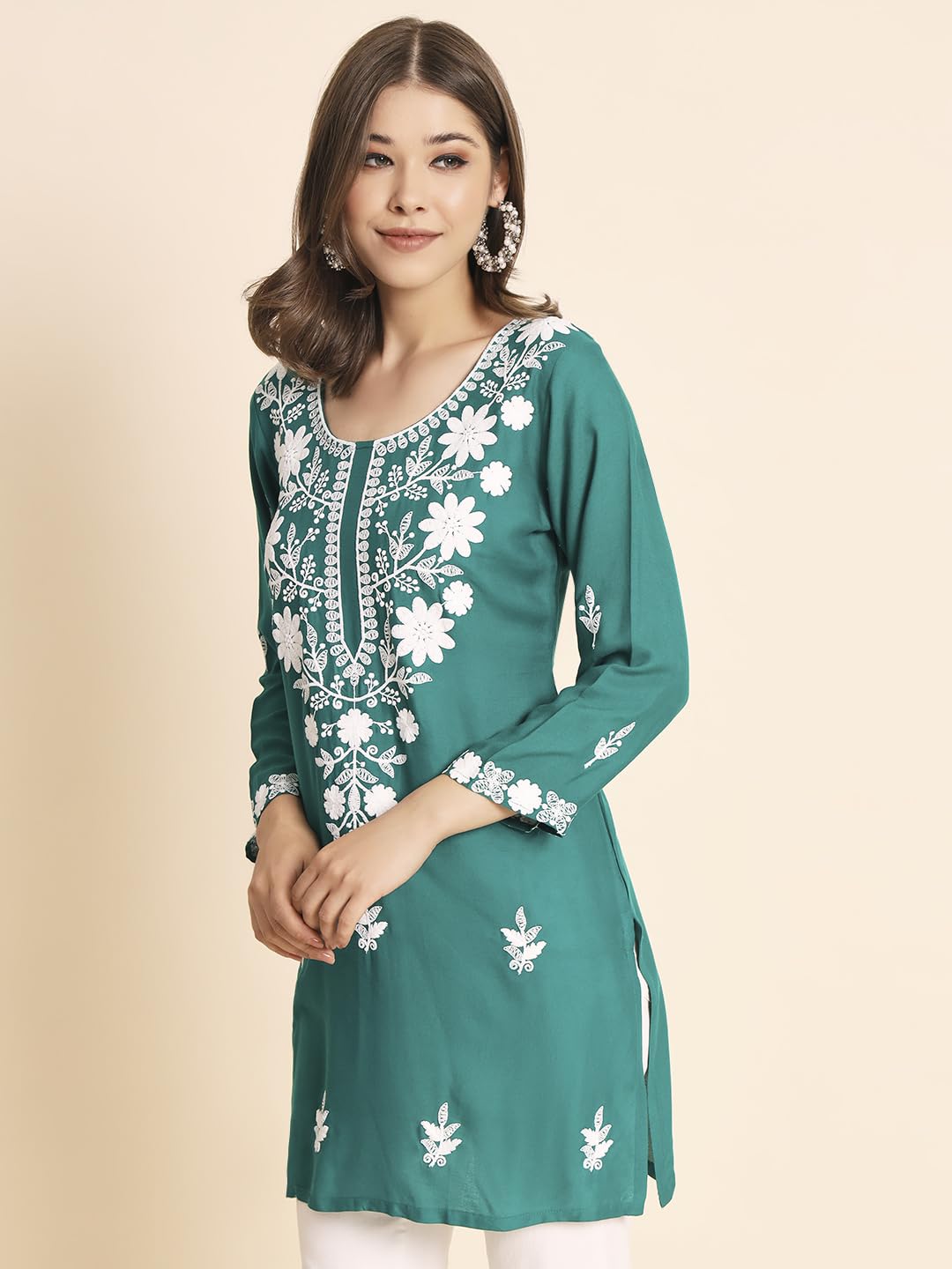 Vairagee WomenS Rayon Straight Cut Round Neck Kurta With Beautiful Lucknowi Chickenkari Work (1594) Green