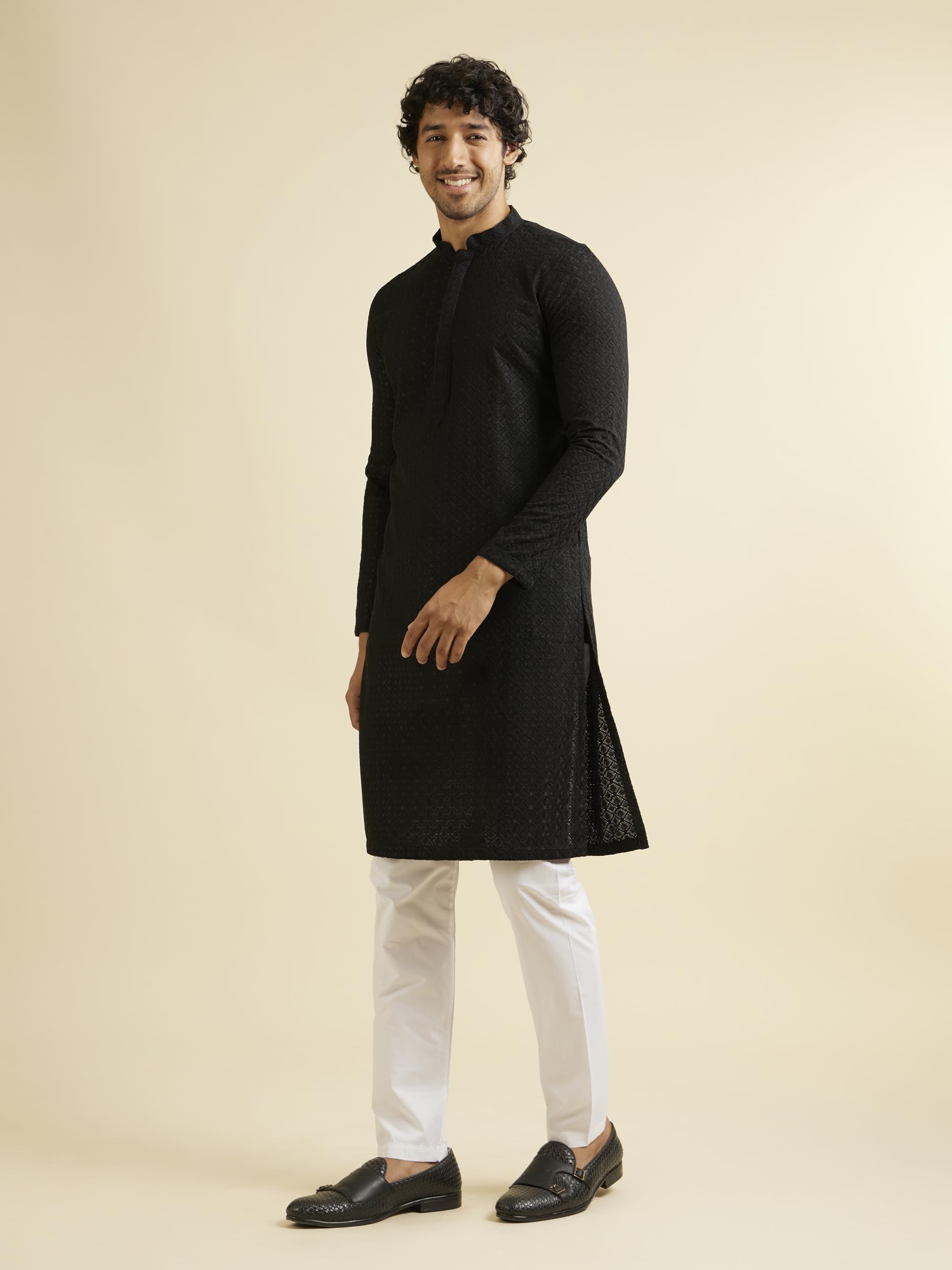 Manyavar Black Blended Cotton Solid Kurtas For Men (Kurta Only)