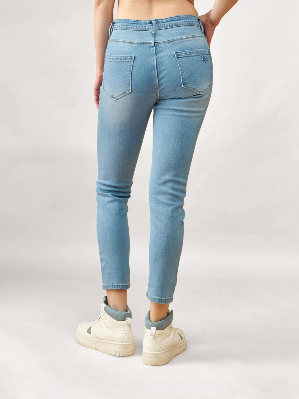 Lyra WomenS Mid-Rise Slimfit Ankle Length Jeans|Stretchable Fabric For Comfort|Trendy & Stylish Denim|Size - 32