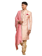 VASTRAMAY Mens Pink And Gold Silk Blend Sherwani Set - A Set Of Brocade Sherwani And Pyjama With Dupatta