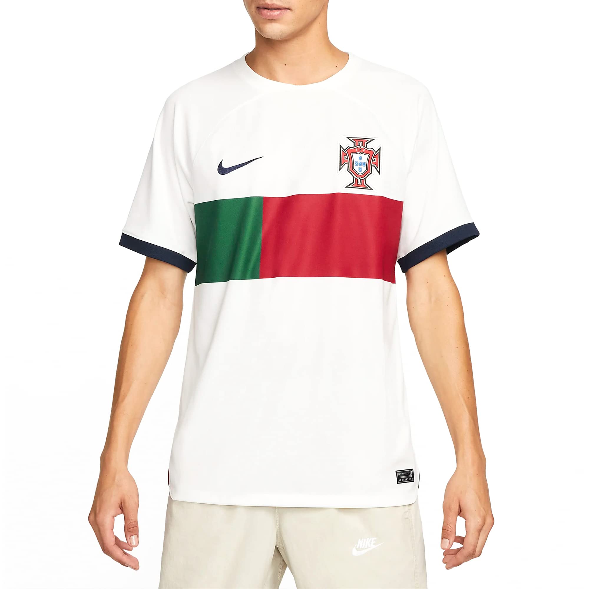 Nike Fitted Men T-Shirts
