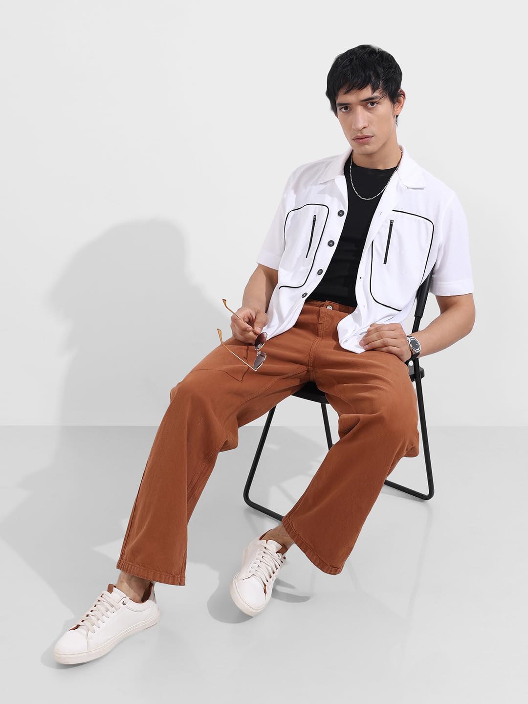 The Indian Garage Co Mens Baggy Solid Mid-Rise Jeans