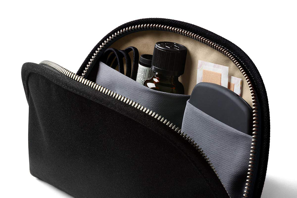 Bellroy Classic Pouch (EDC Zipper Travel Pouch, Water-Resistant Woven Fabric, Holds Pencils, Pens, Tech & Personal Items, Intern