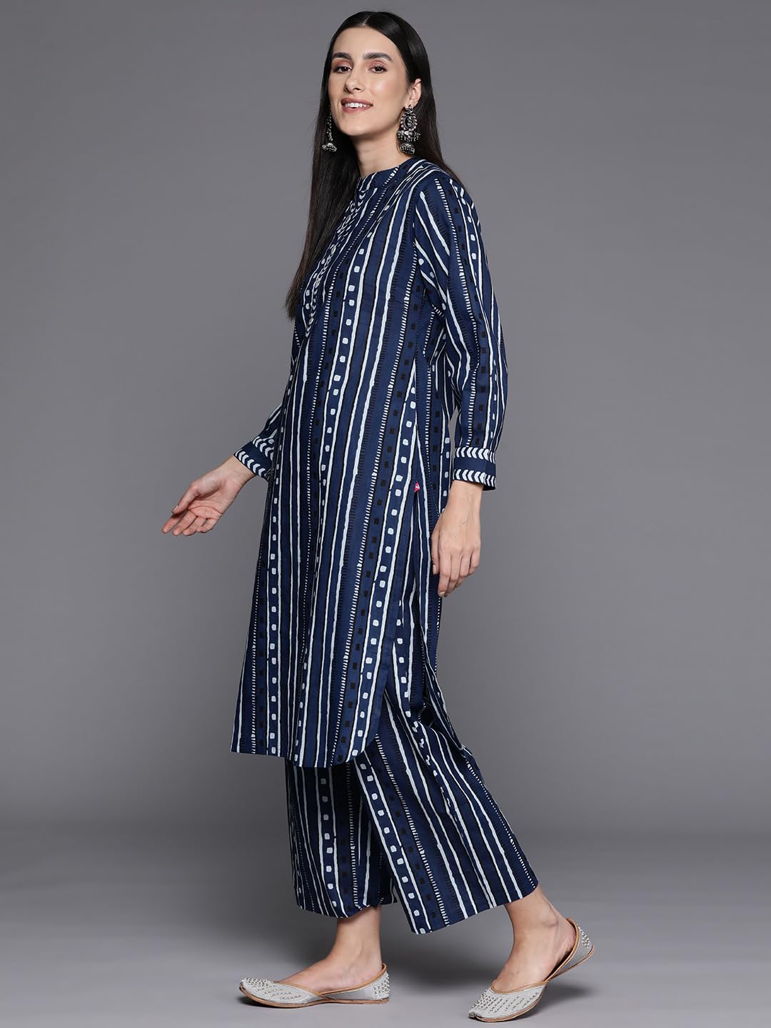 Varanga Women Navy Blue Printed Mandarin Collar With Placket Straight Kurta With Side Slits Paired With Tonal Printed Bottom.