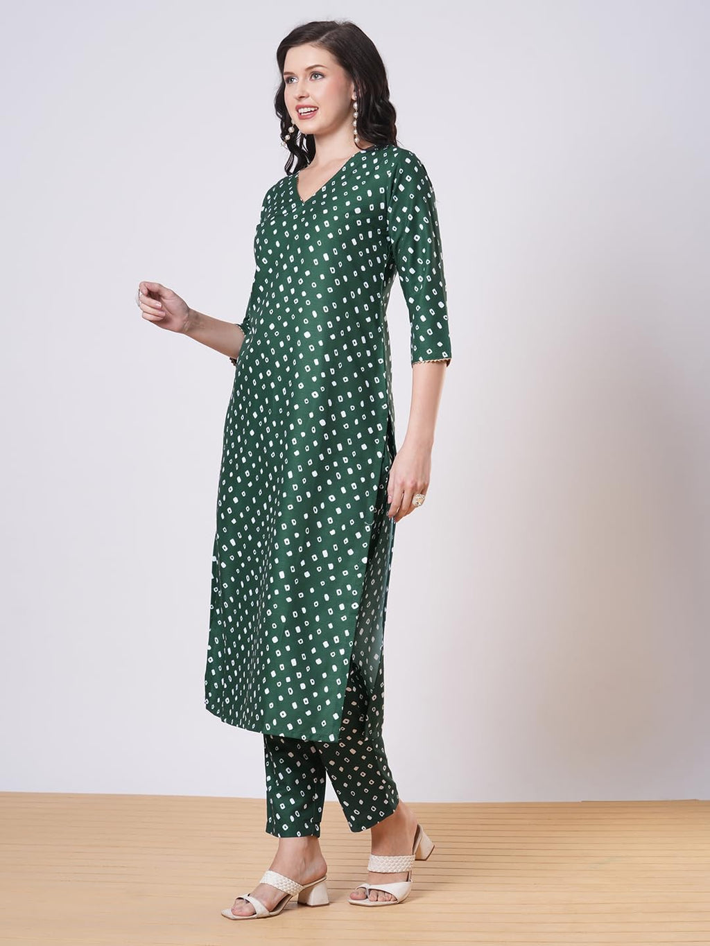 ANNI DESIGNER Women s Bandhani Print Straight Viscose Rayon Kurta with Pants, Green, L