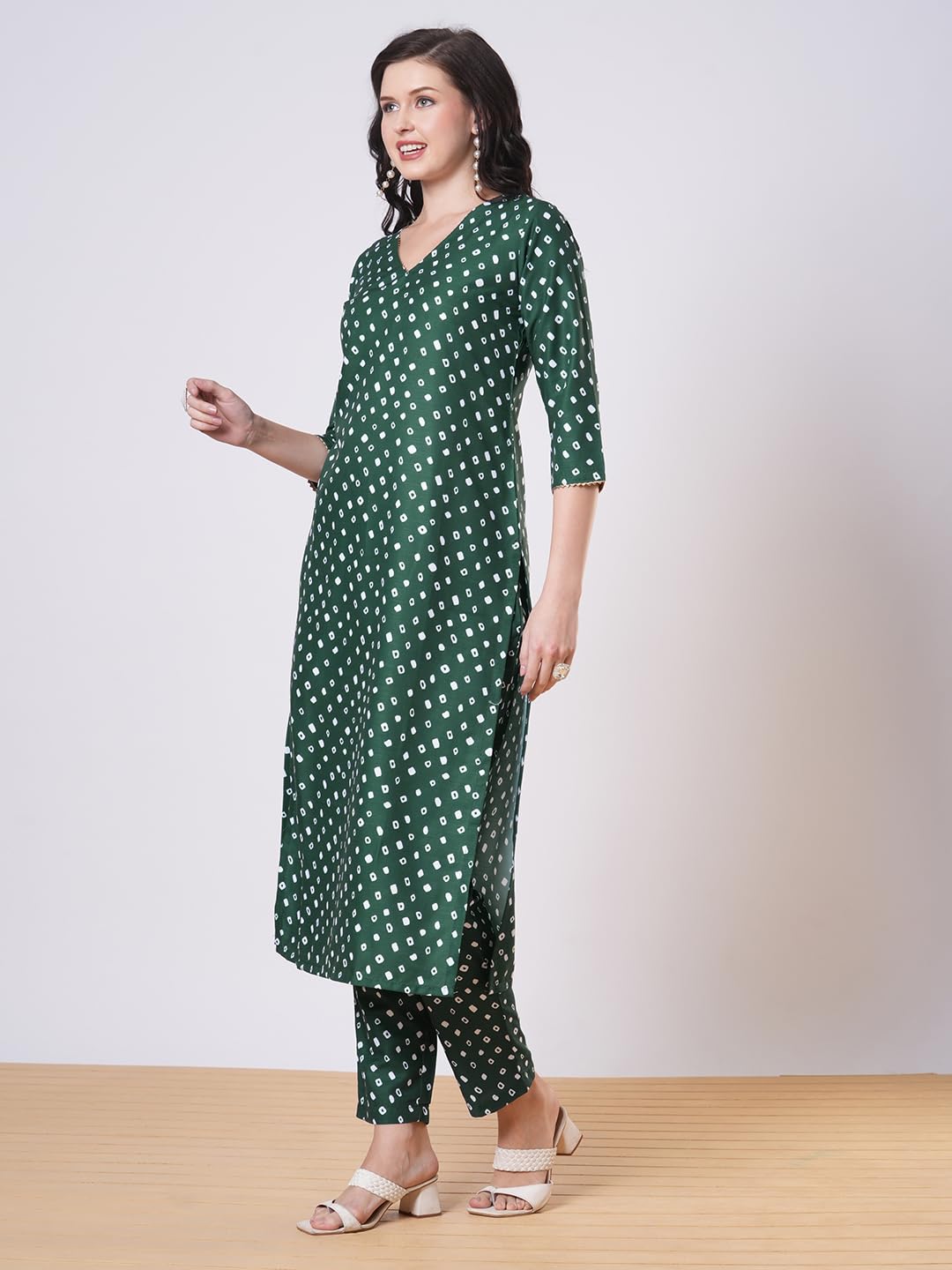 ANNI DESIGNER Women s Bandhani Print Straight Viscose Rayon Kurta with Pants, Green, L