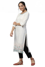 Aurelia Women Pink Mist Rayon Floral Printed Straight Kurta