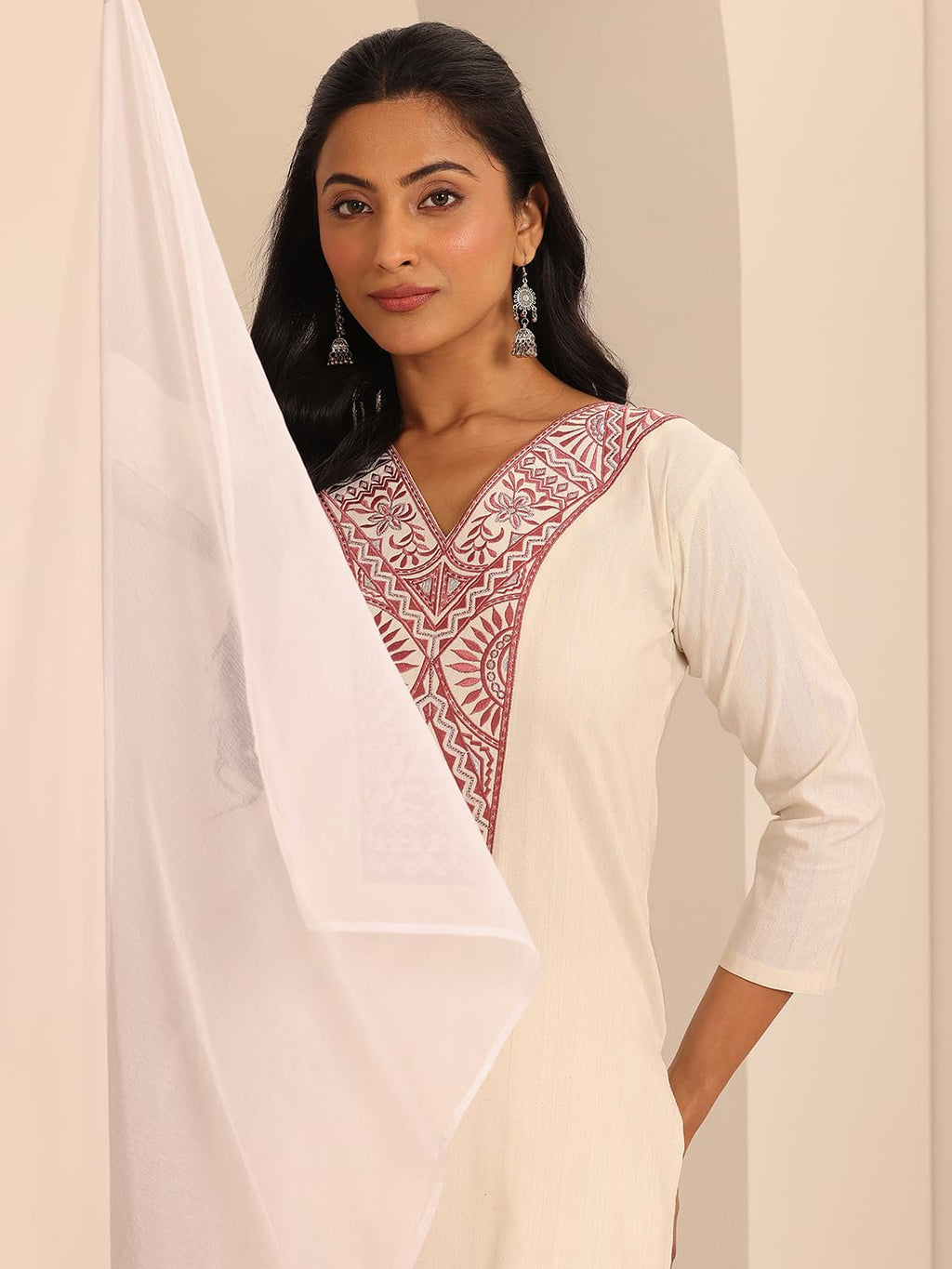 Libas WomenS Cotton Blend Printed Straight Kurtas (98250 Off White