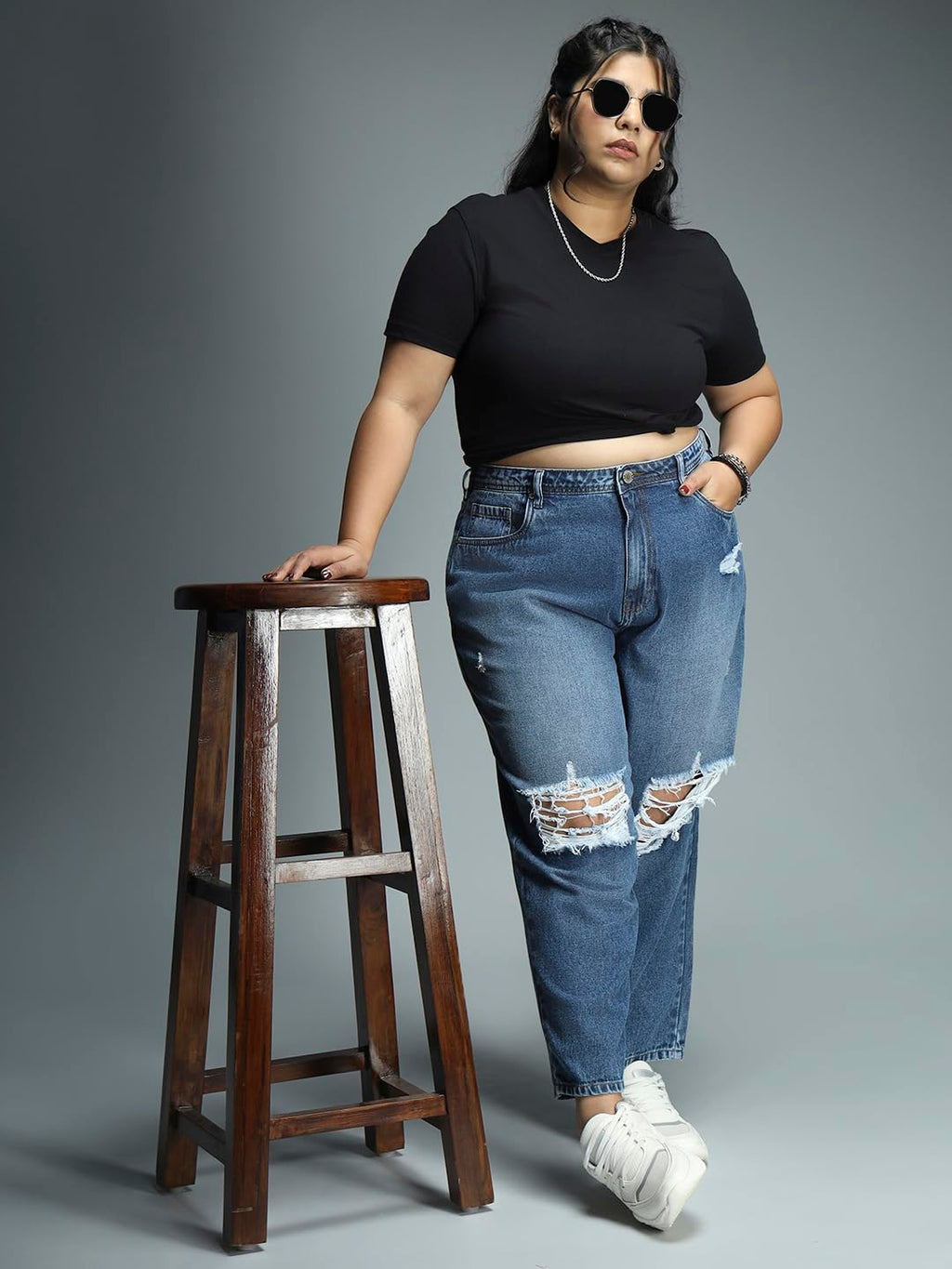 High Star Women Plus Size Mom Fit Mildly Distressed Light Fade Jeans Indigo