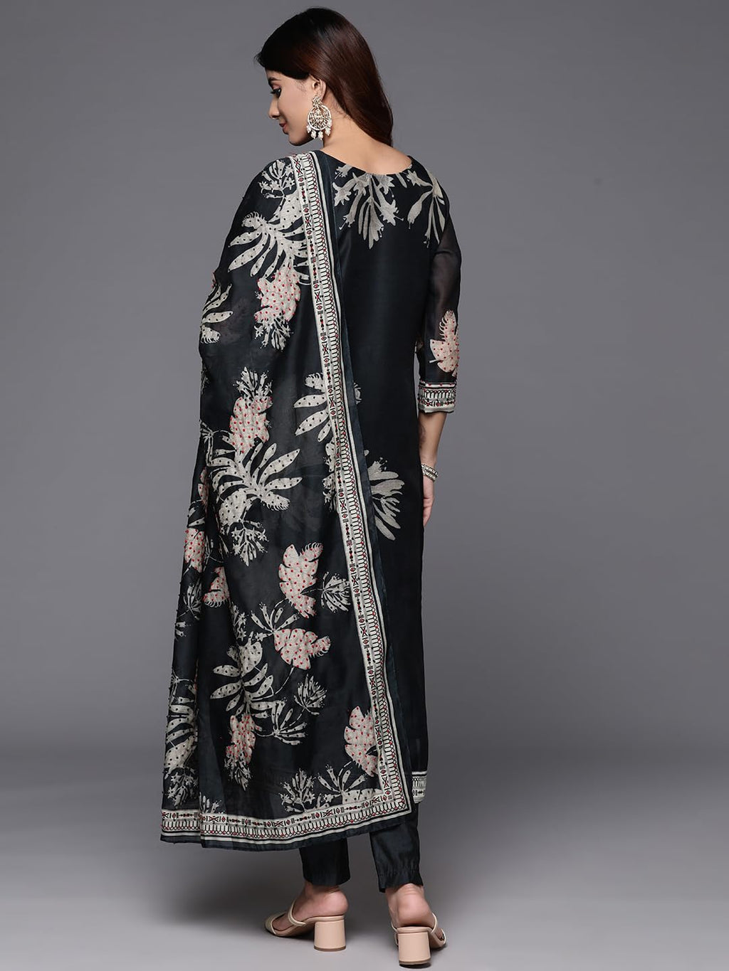 Varanga WomenS Round Neck Floral Printed Embroidered Kurta Paired With Solid Bottom And French Knot Embroidered Dupatta