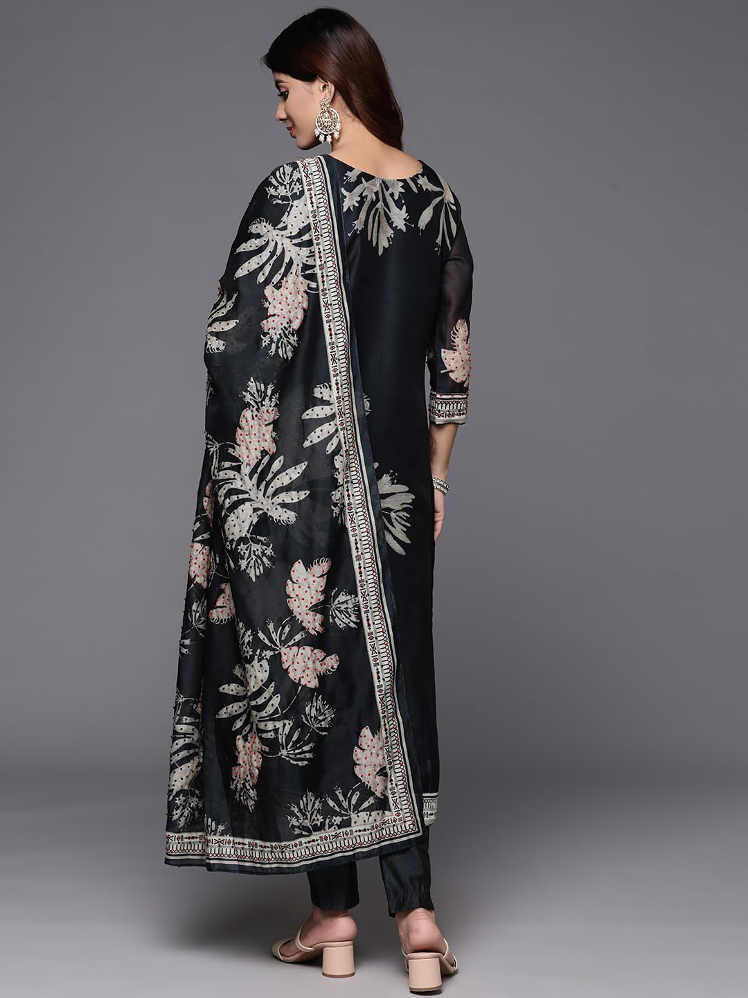 Varanga WomenS Round Neck Floral Printed Embroidered Kurta Paired With Solid Bottom And French Knot Embroidered Dupatta