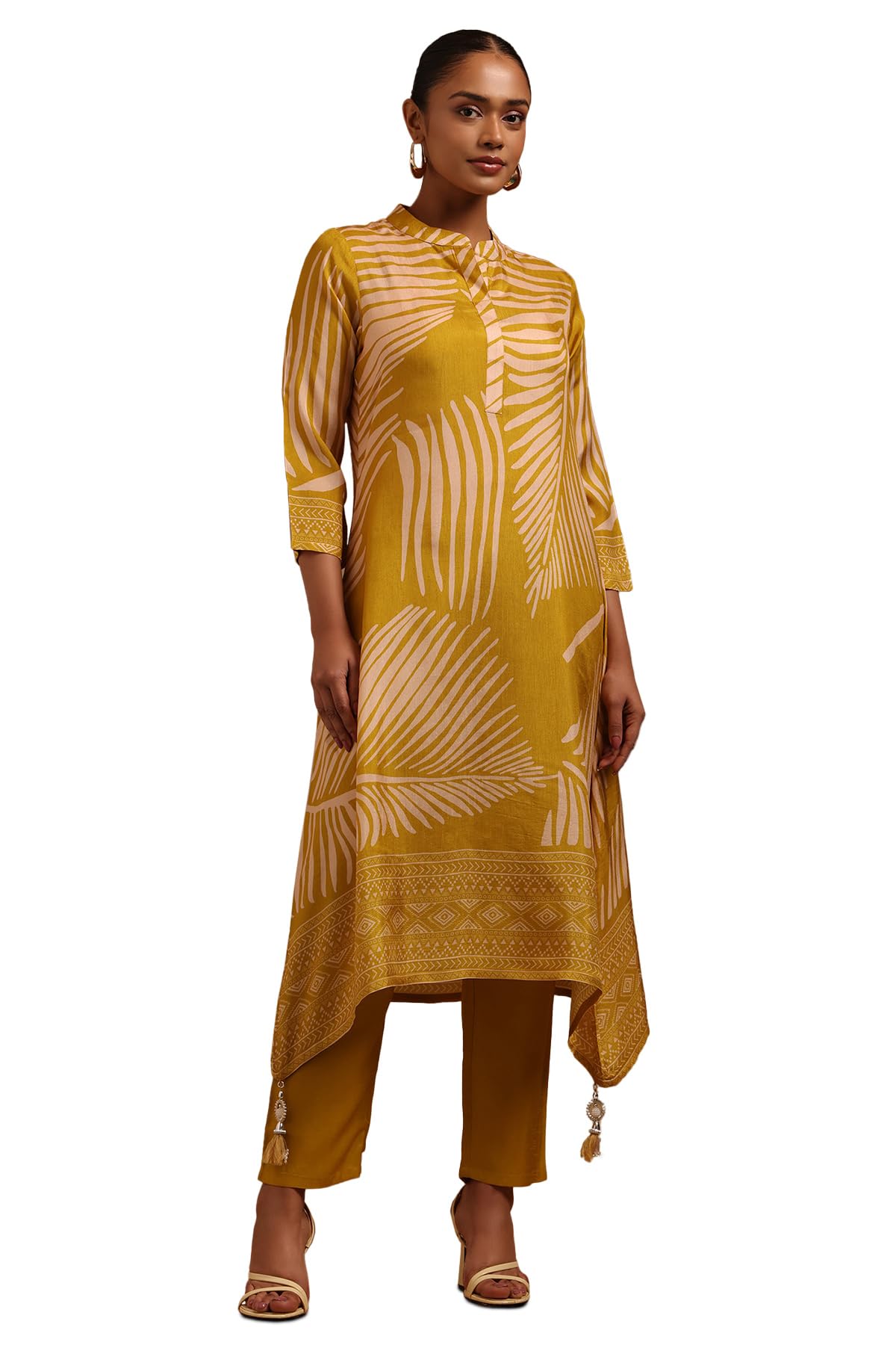 Soch Women Pattern: Botanical Fabric: Dola Silk Closure: Slip On Package Contains: Kurta Pant