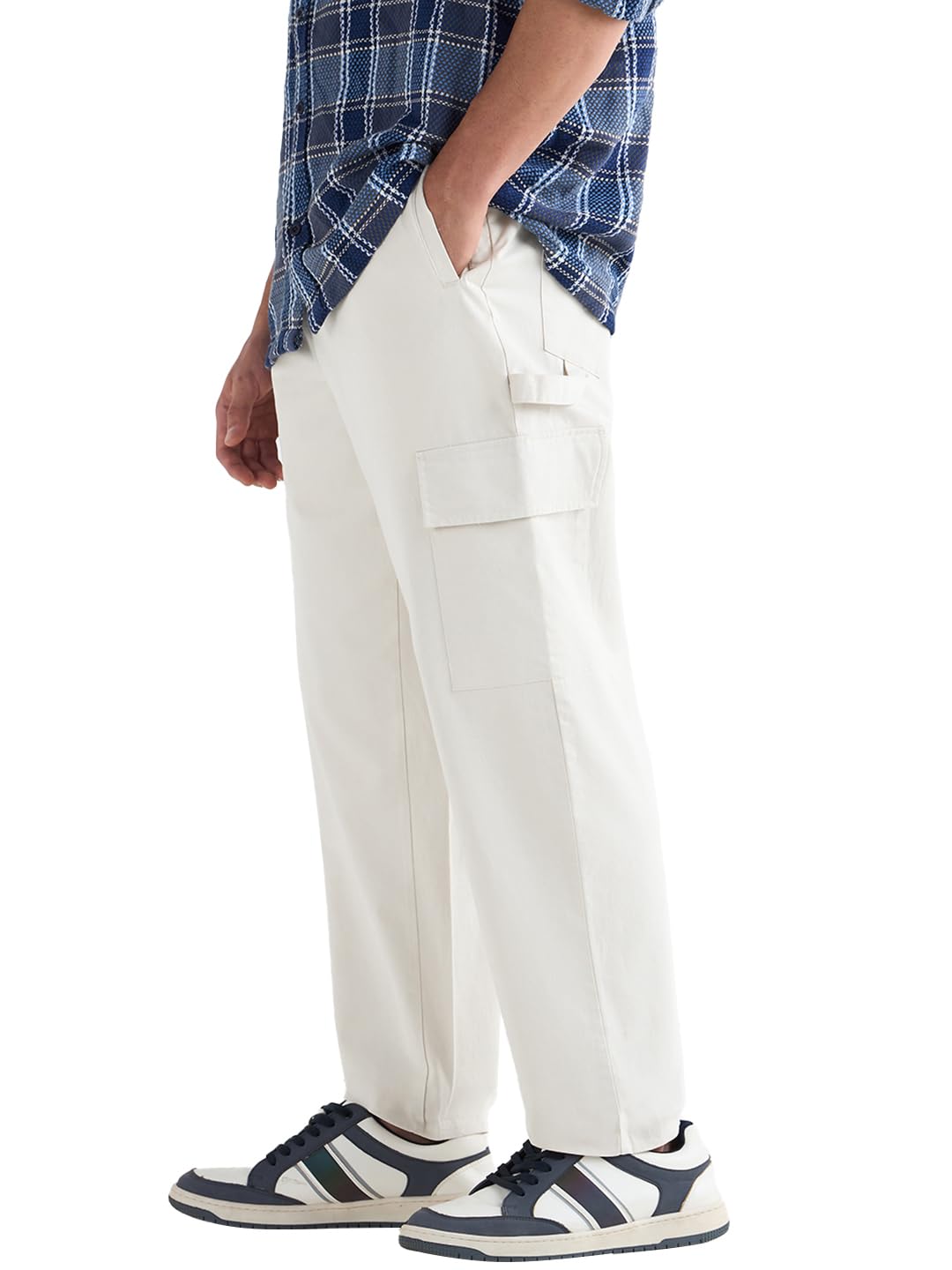 Bewakoof Mens Solid Oversized Fit Cotton Elastane Cargo Carpenter Casual Pants_585696_Beige_32