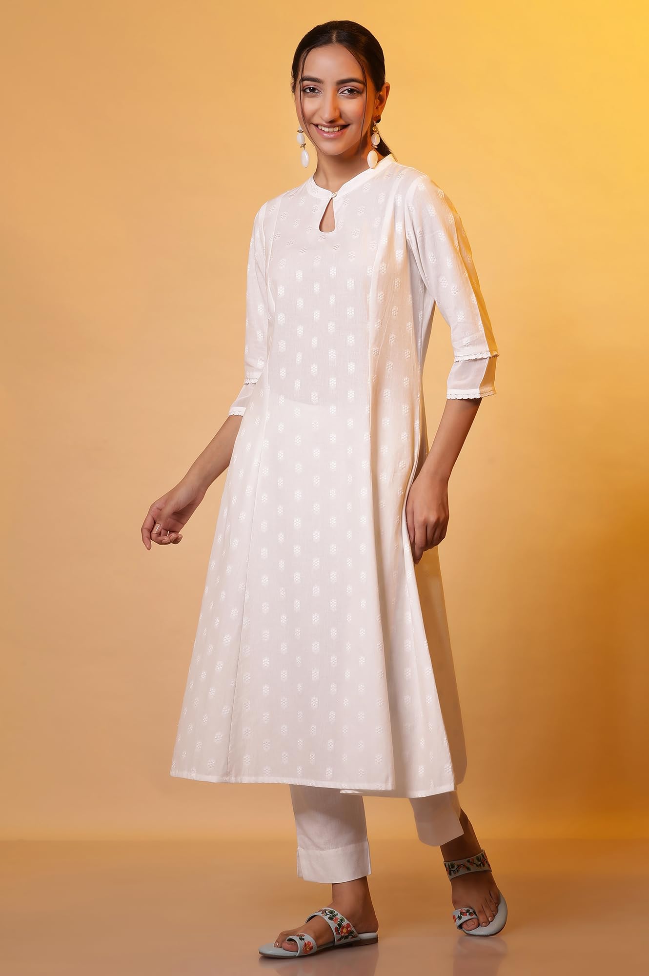 Aurelia White Floral Printed Printed Cotton-Rayon Blend Regular Kurta for Women