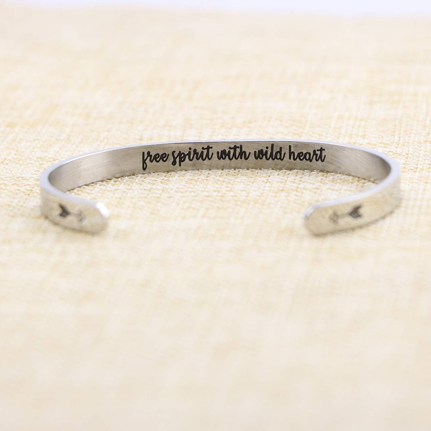 JoycuFF Inspirational Gifts for Women Birthday Gifts for Her Encouragement Bracelets for Women Christmas Graduation Gifts