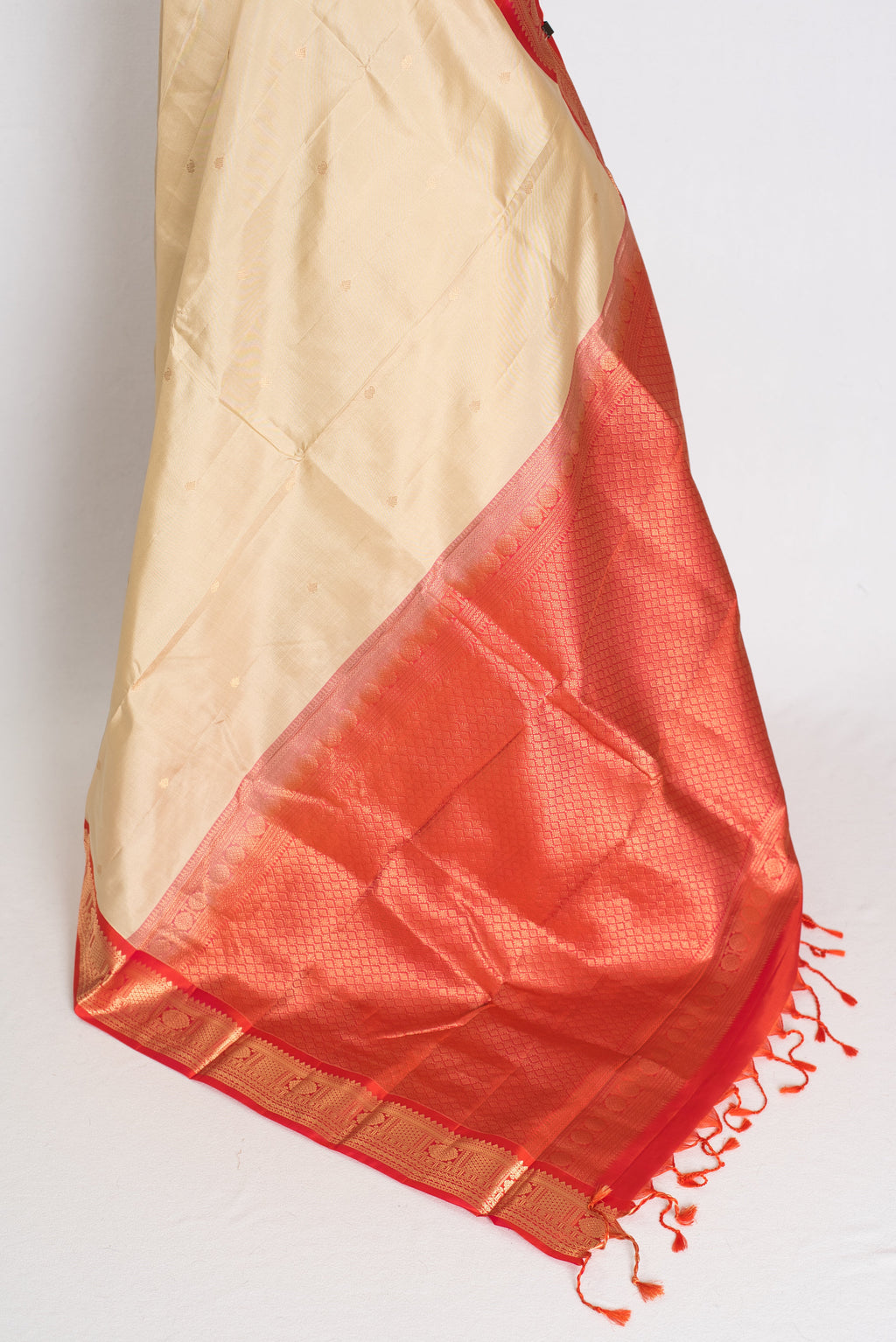 Mohini: Clay White & Coral Pink Kanjivaram Silk Saree | Silk Mark Certified