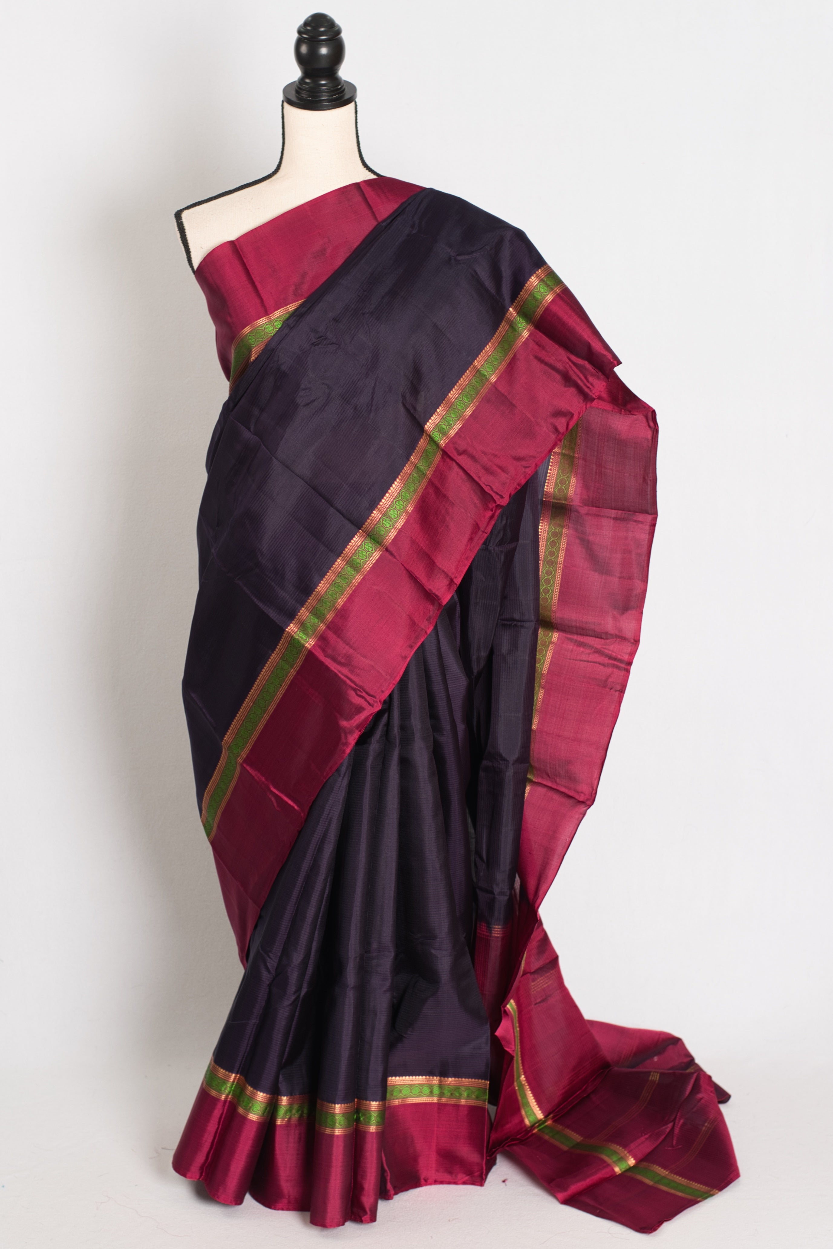 Nisha :Midnight Blue Pure Silk No Zari Kanjivaram Saree with Thread Work