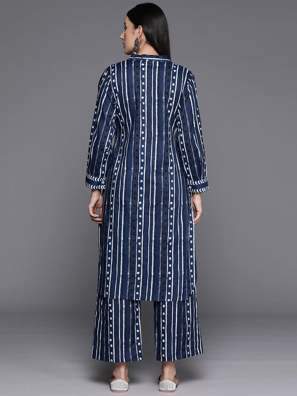 Varanga Women Navy Blue Printed Mandarin Collar With Placket Straight Kurta With Side Slits Paired With Tonal Printed Bottom.