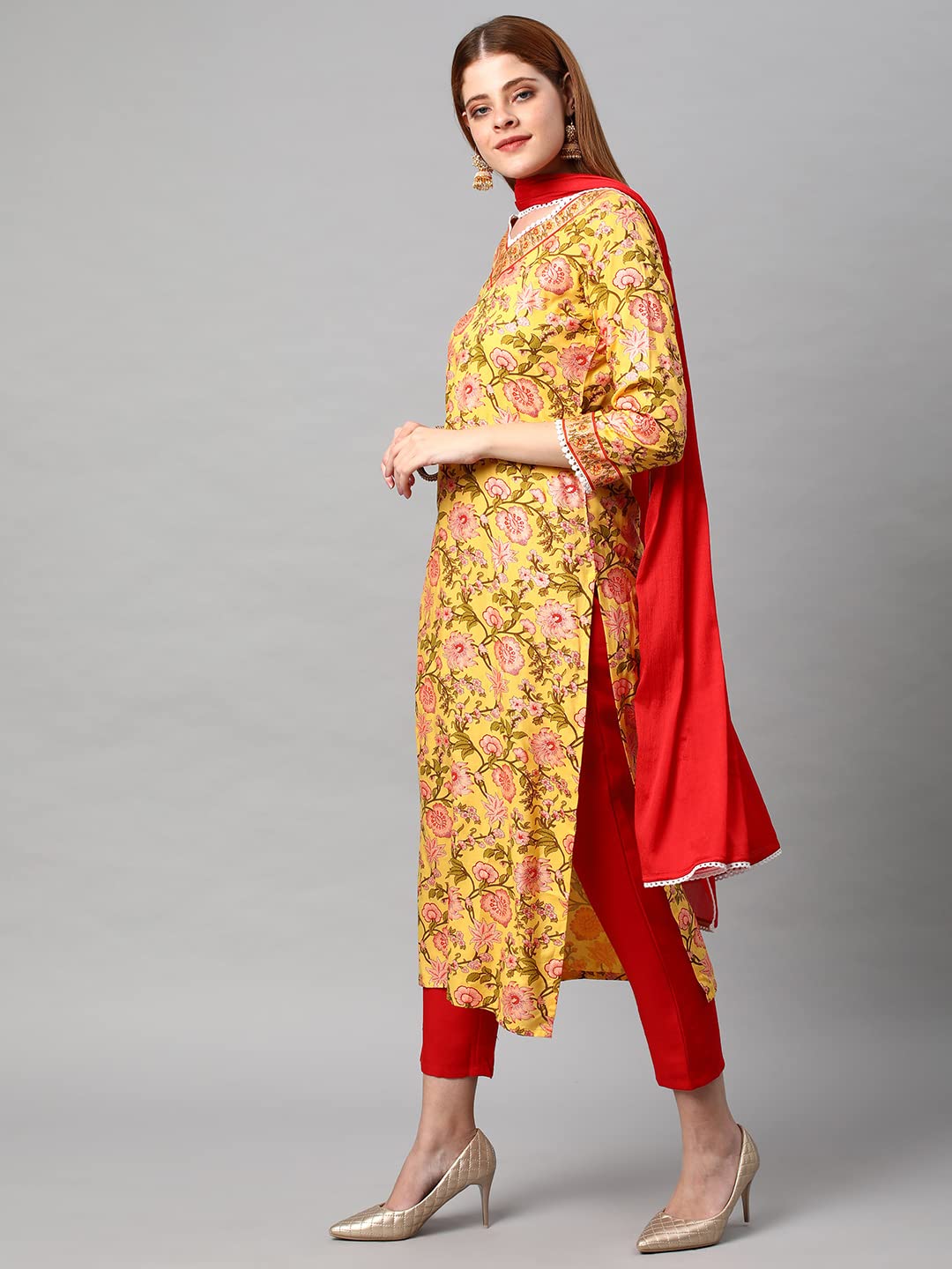 Gosriki Women'S Cotton Blend Floral Printed Straight Kurta With Pant & With Dupatta