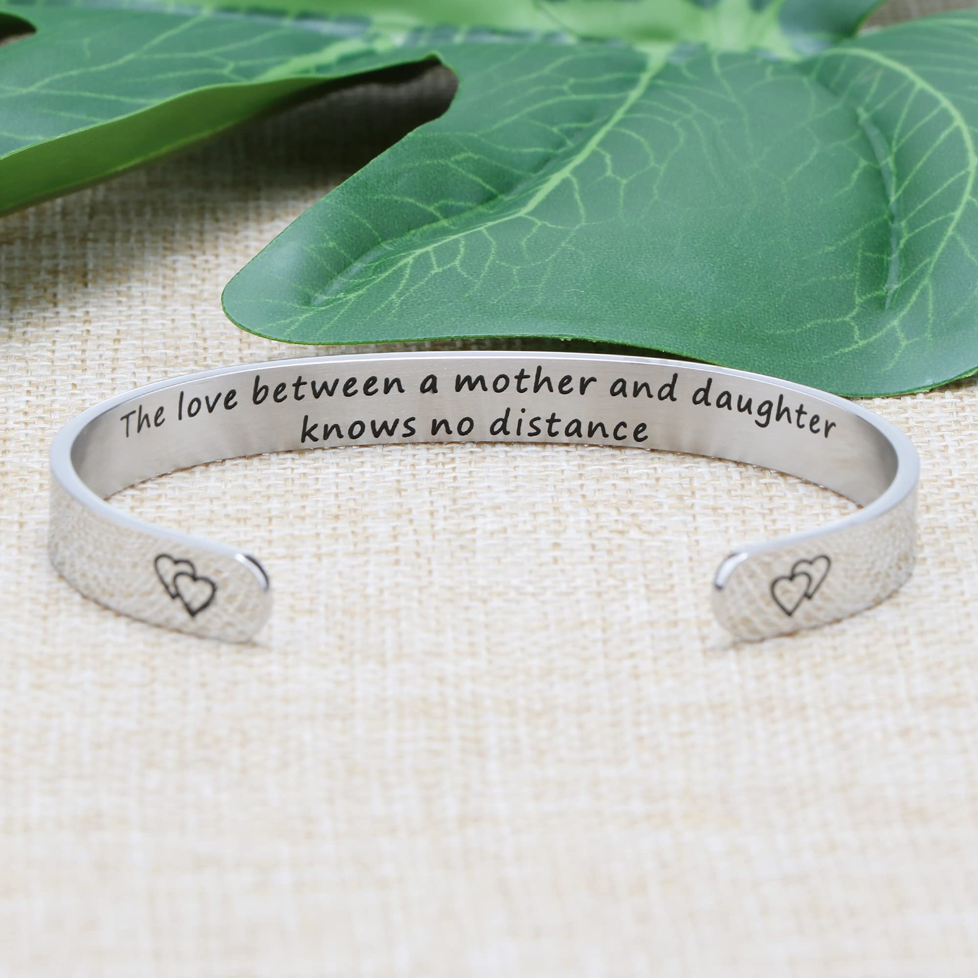 JoycuFF Mom Gifts Monther 's Day Inspirational Cuff Bangle Bracelets for Women Birthday Christmas Gifts for Her The Love Between