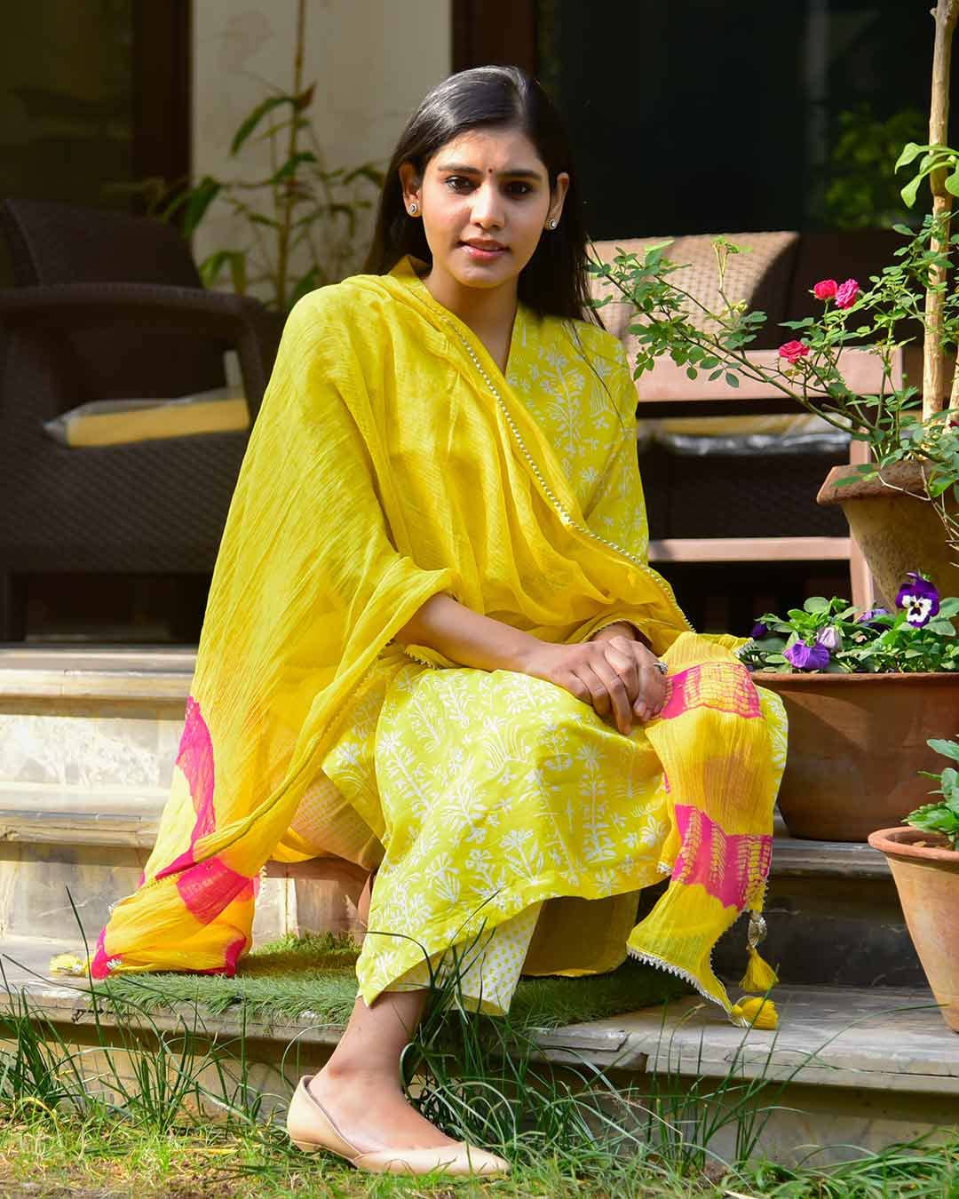 Gosriki Women'S Cotton Blend Straight Printed Kurta With Pant & Dupatta (Bagru-Yellow-Gs_4Xl_Yellow_Xxxx-Large)