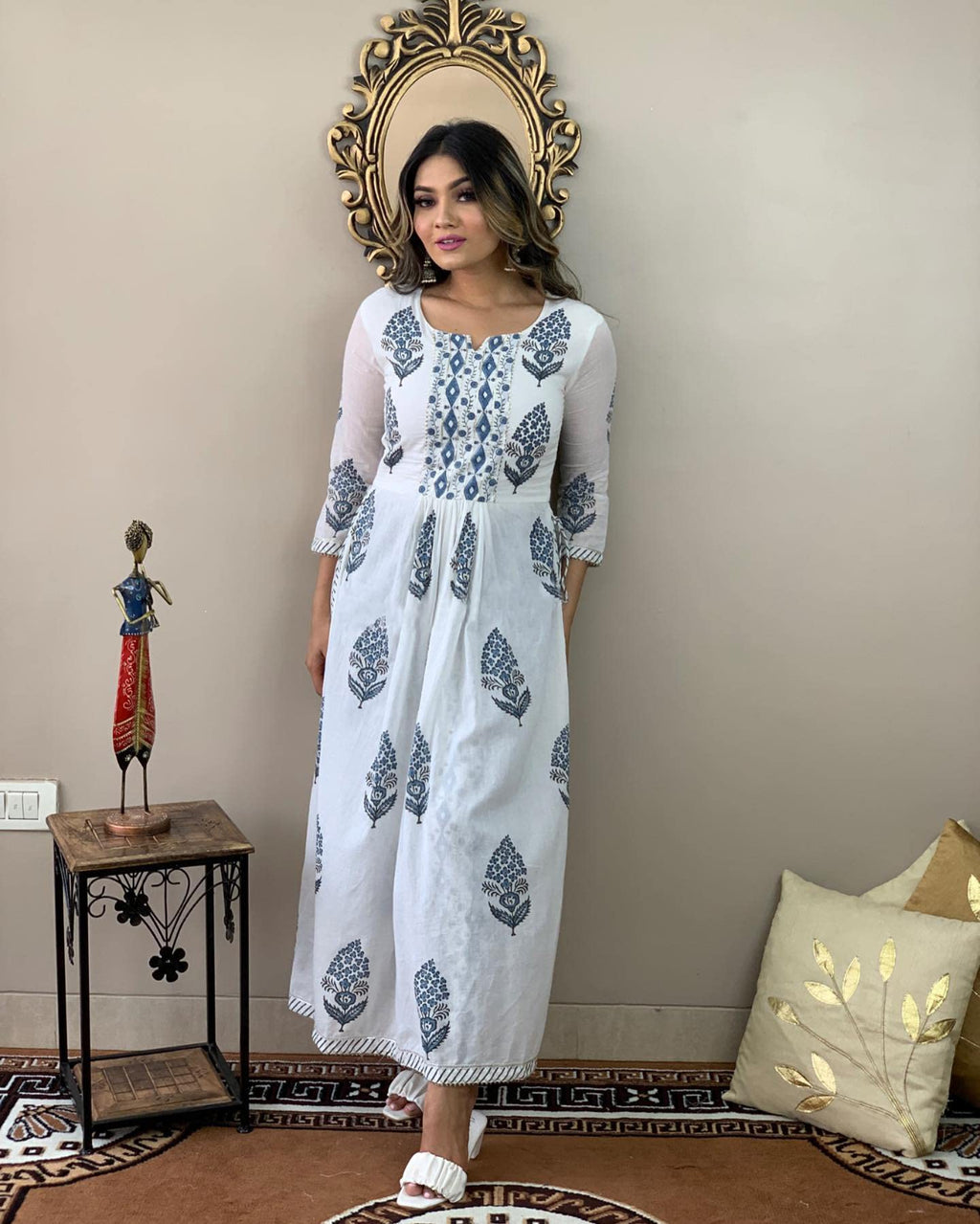 Gosriki Women'S Rayon Printed Straight Kurta With Pant