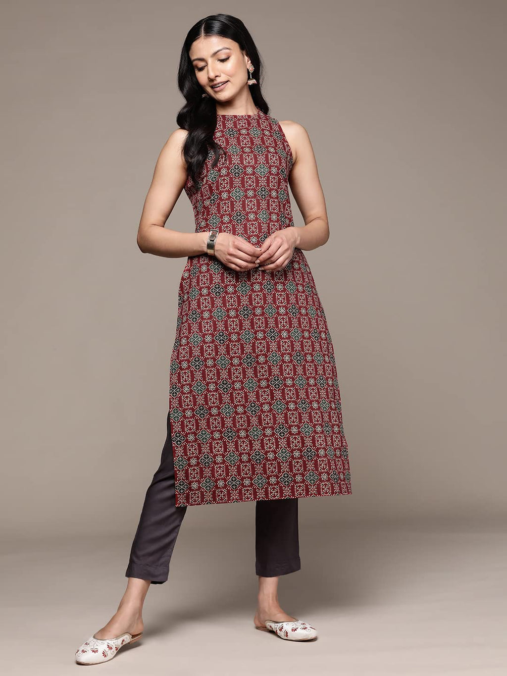 Anubhutee Women'S Pure Cotton Maroon Ethnic Motifs Printed Straight Kurta