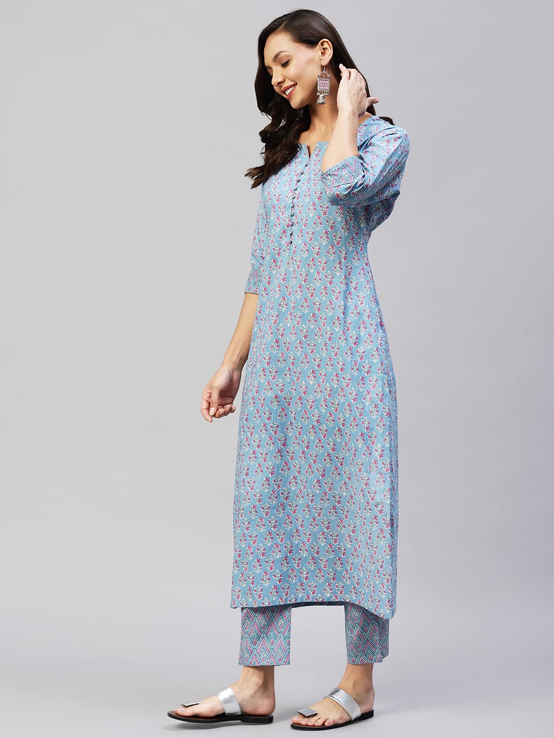 Gosriki Women'S Cotton Blend Straight Printed Kurta & Pant