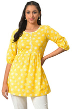 Aurelia Women'S Cotton Loose Yellow Floral Printed Short Kurti (23Fea30331-506691