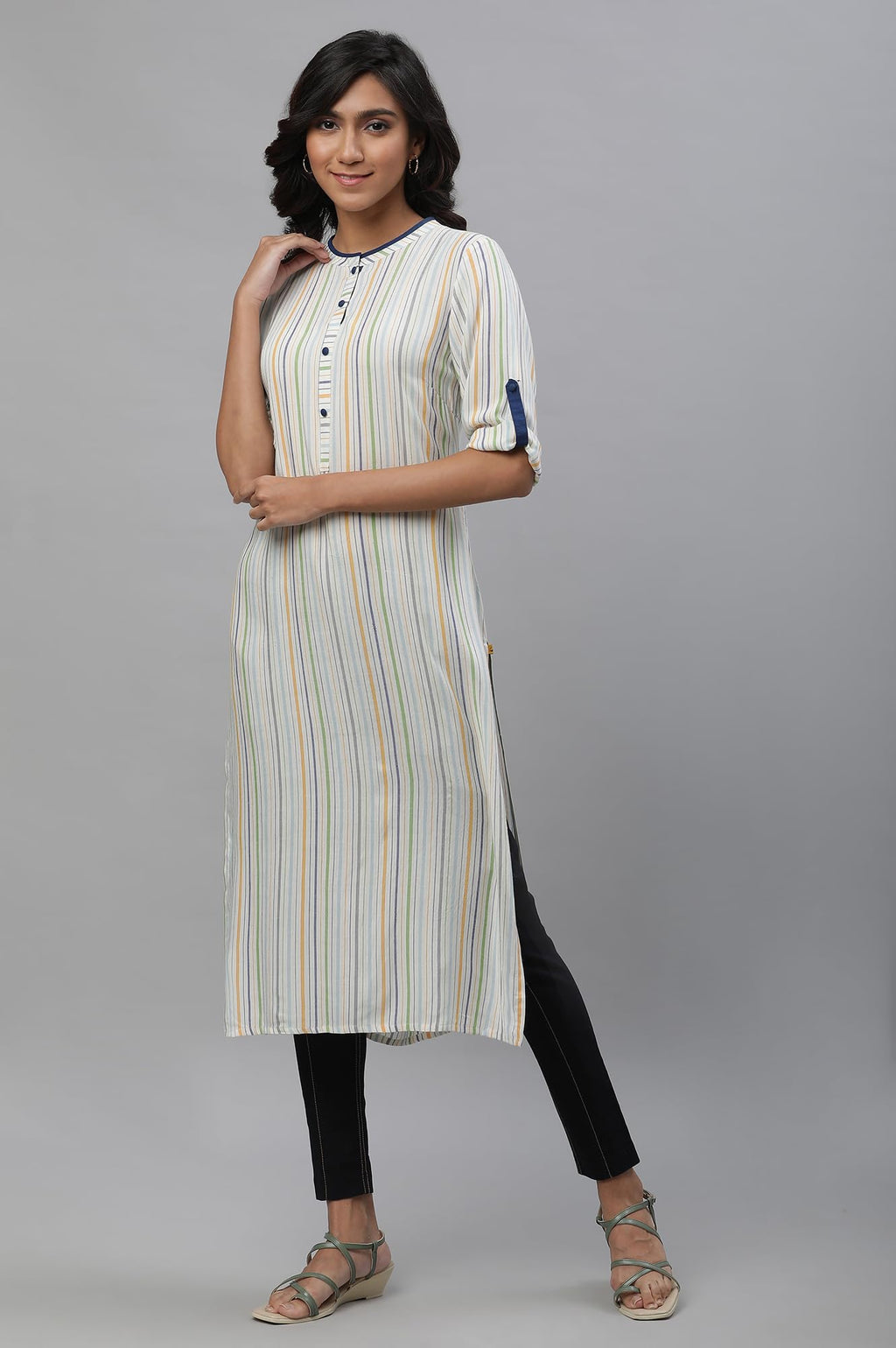 Aurelia Women'S White Geometric Yarn Dyed Viscose Straight Kurta