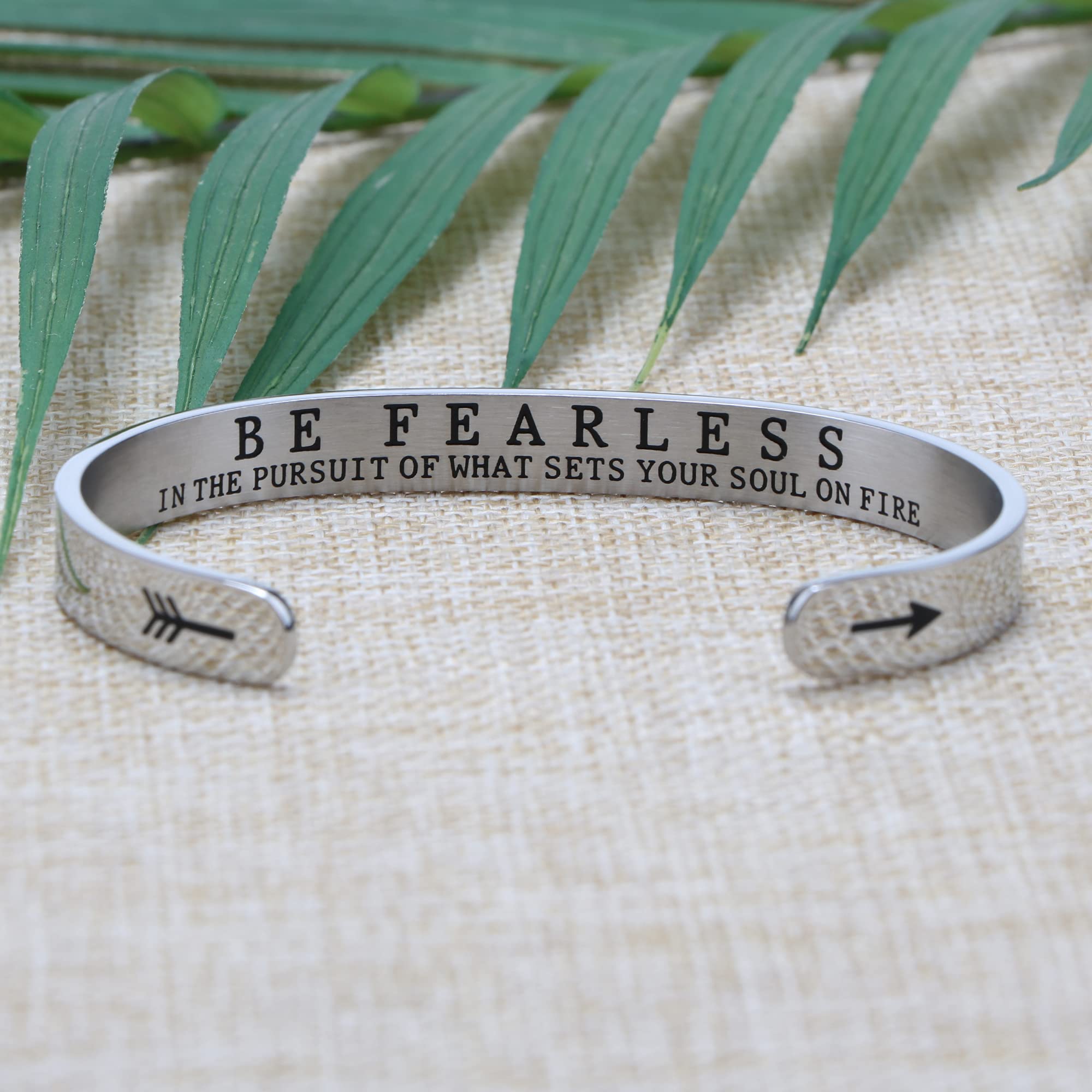 Inspirational Bracelets for Women Sympathy Daughter Gifts from Mom Grandma Aunt Cousins Sisters Birthday Christmas Jewelry for W