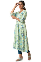 Aurelia WomenS Viscose Regular Kurta (22Aua13369-505802_Green