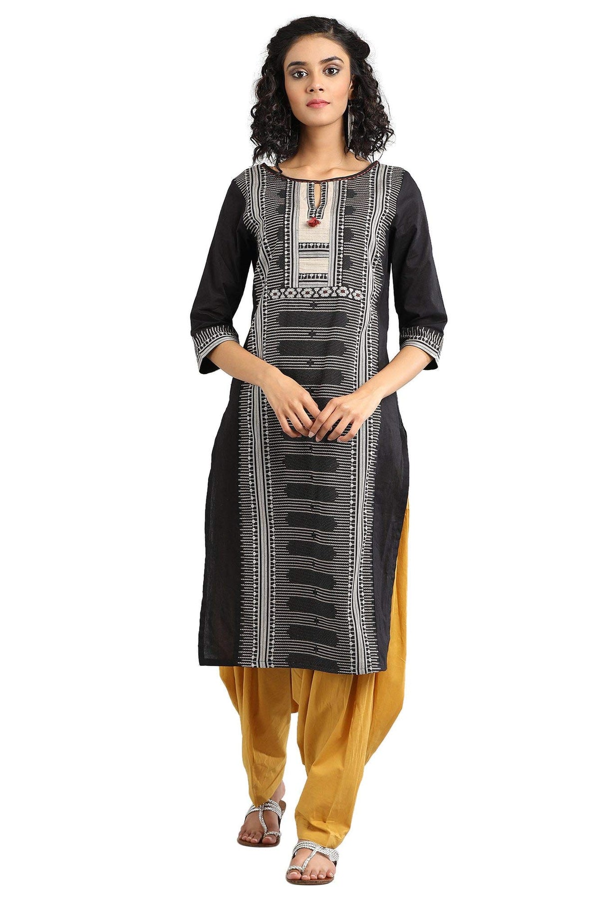 Aurelia Womens High Rise Regular Fit Cotton Patialas (19CRA60043-600451_Gold_Free Size)