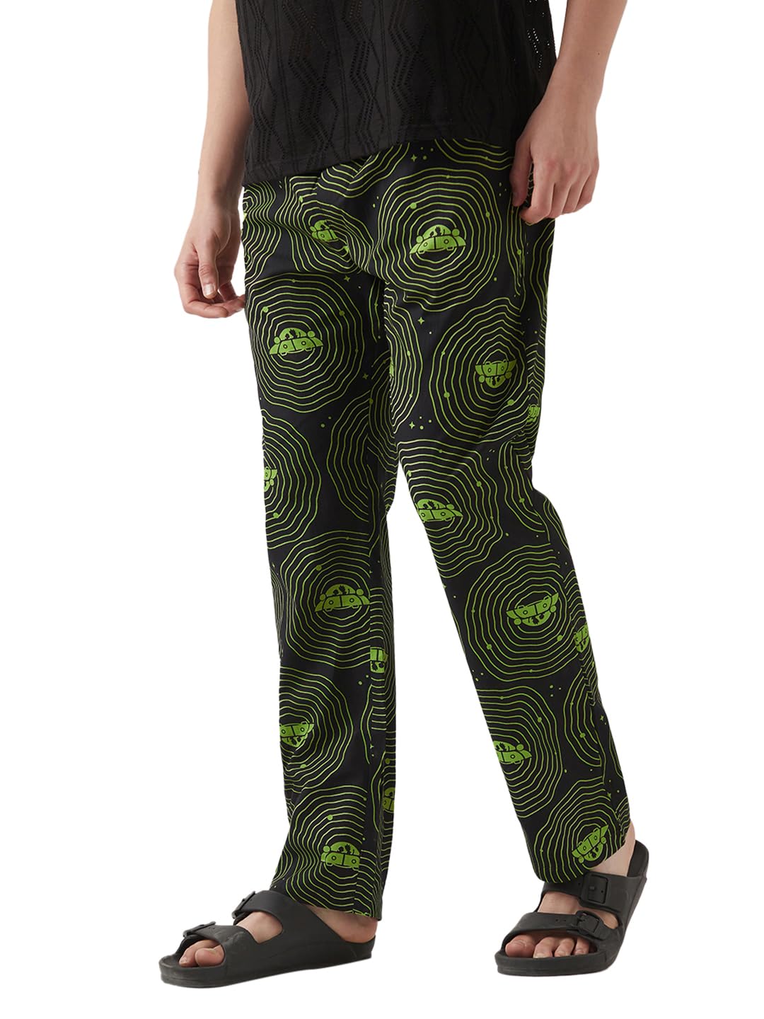 Bewakoof Official Rick And Morty Merchandise MenS All Over Printed Regular Fit Poplin Cotton Pyjamas_ 642181_ Black_ M