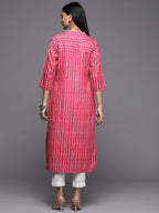 Varanga Fuchsia Printed Straight Kurta With Mandarin Collar