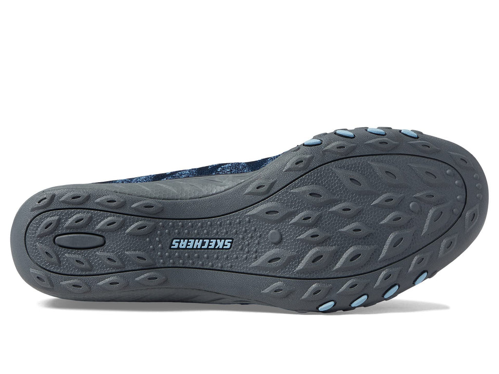Skechers Women's Breathe Easy-Infi Knity Sneaker, Navy, 10