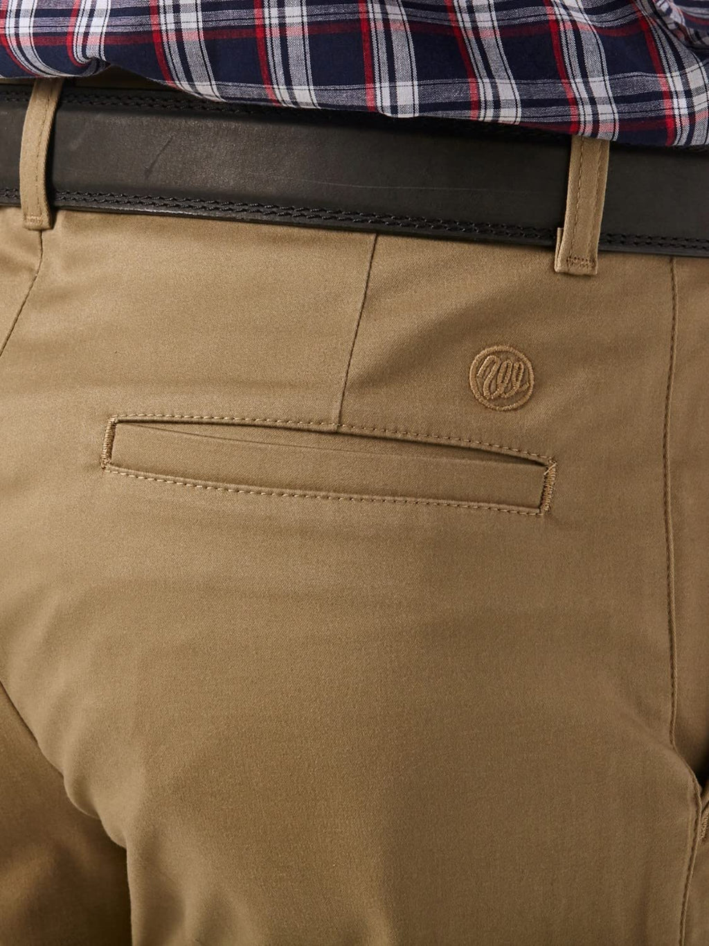 Wrangler mens Flat Front Relaxed Fit Casual Pants, Khaki, 44W x 30L US